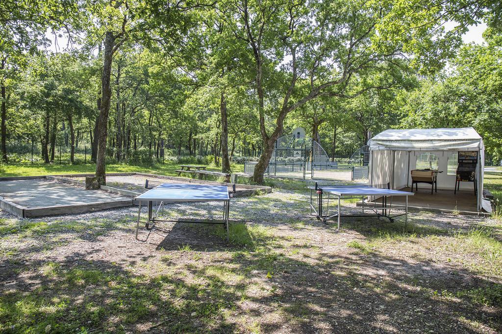 Camping Les Chevrefeuilles Royan Exterior foto