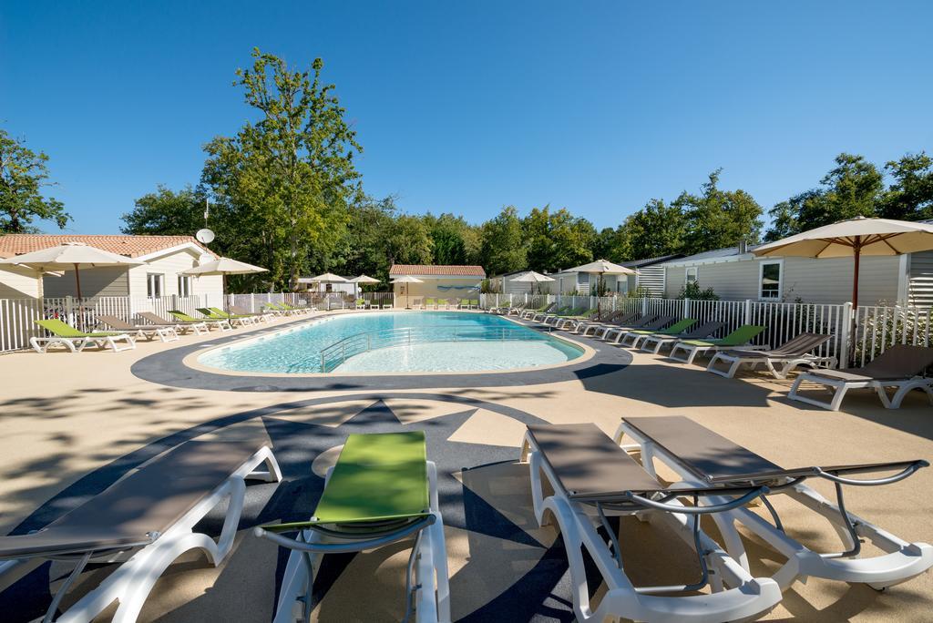 Camping Les Chevrefeuilles Royan Exterior foto
